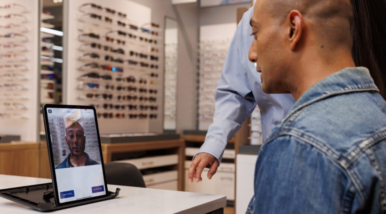 Così Walmart usa la realtà aumentata per prove virtuali degli occhiali da vista