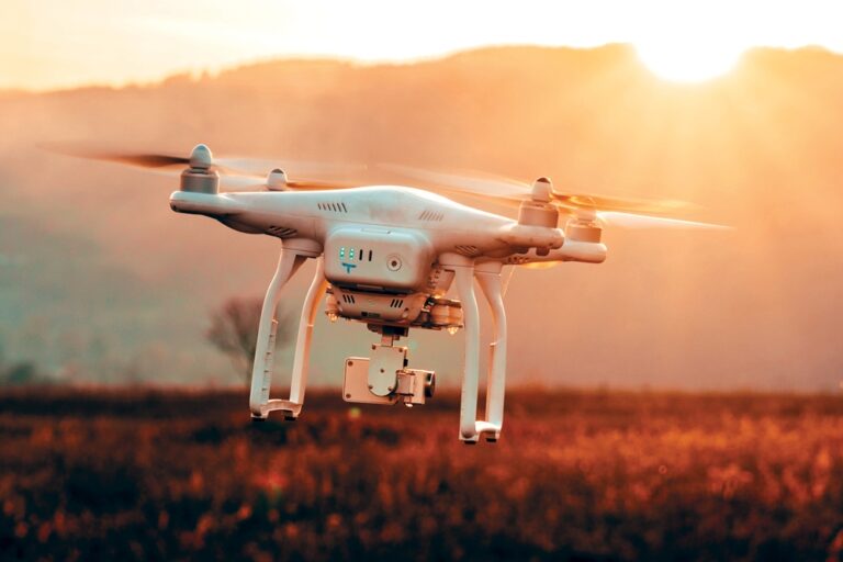 Flock, come funziona l’insurtech che assicura i droni