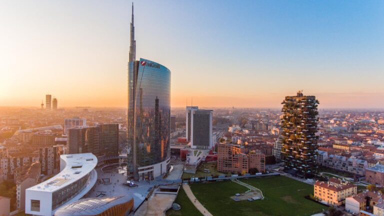 Location numero 100 di IWG in piazza Gae Aulenti a Milano: la crescita guidata dalla tecnologia