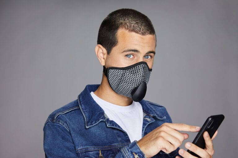 Arriva la mascherina IoT che protegge da smog e Covid