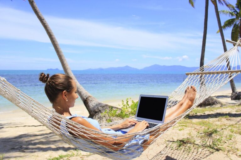SafetyWing: come funziona la startup insurtech che assicura i digital nomad