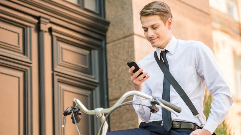 millennial-smartphone-151005131911