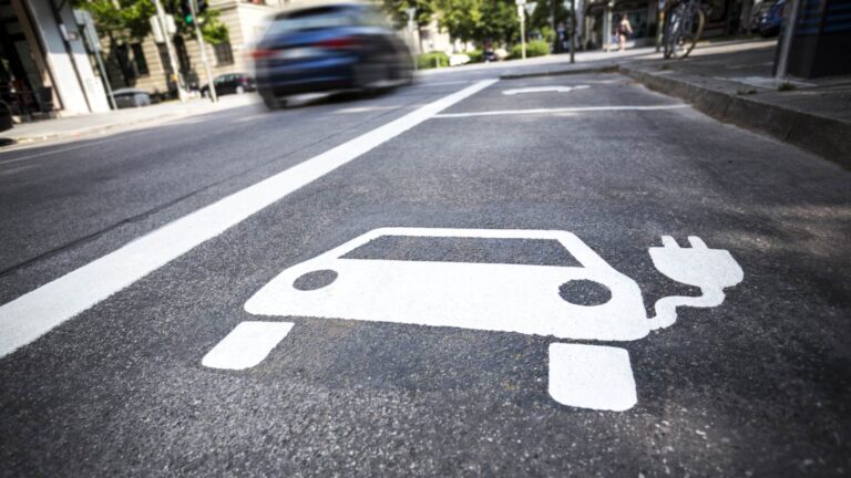 Assicurazioni e mobilità, il cambio di prospettiva: dai veicoli all'esperienza