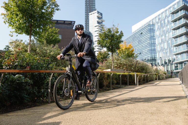 Pirelli e Arval Italia insieme per il bike-sharing alle aziende