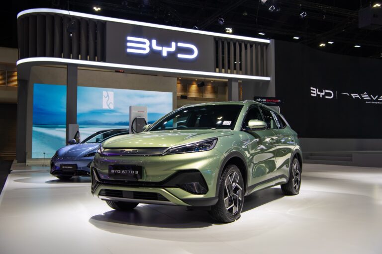 2024, l'anno di BYD: come è nato, come si è evoluto, come fa innovazione il colosso cinese dell'auto elettrica
