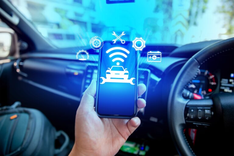 Le Smart Car in Italia guidano il mercato dell'IoT: i numeri