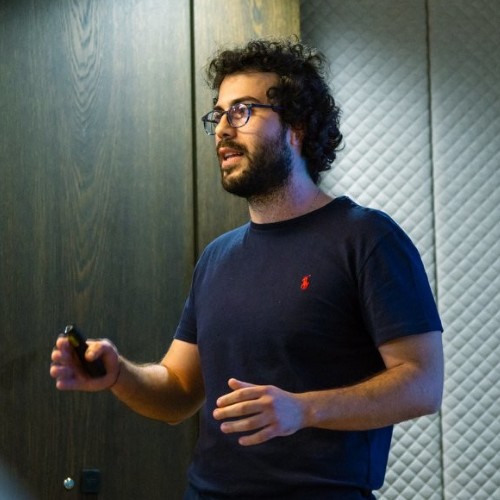 Intelligenza artificiale per il customer care: Call2Net acquisisce la startup Stip AI