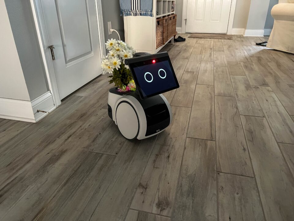 Amazon sperimenta i robot per la consegna merci: così potrebbero rivoluzionare l'ultimo miglio