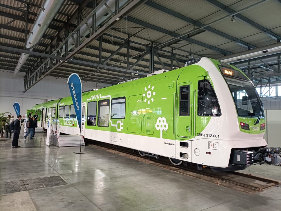 Il primo treno a batteria