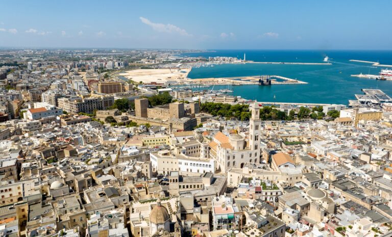 Puglia e trasformazione digitale: una veduta di Bari