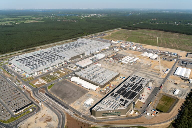 La gigafactory di Tesla a Berlino: perché in Italia non ci sarà quella progettata da Stellantis a Termoli